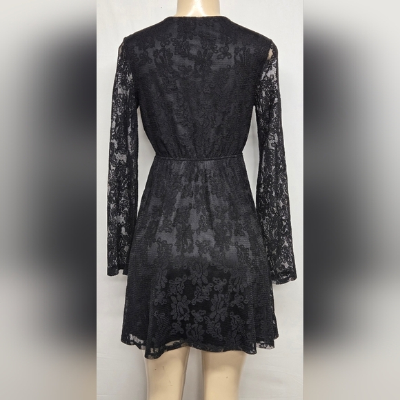 Express XS Little Black Dress V Neck Lined With Lace Overlay Elastic Waist - Picture 3 of 5